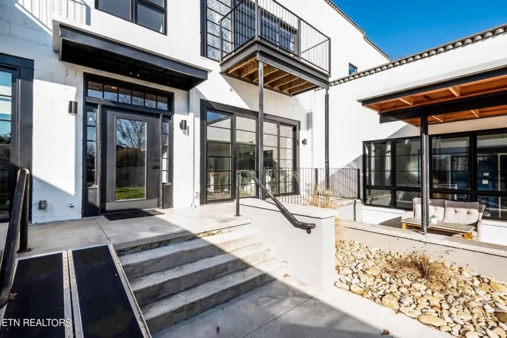 Fairmont-Flats-106-546927846