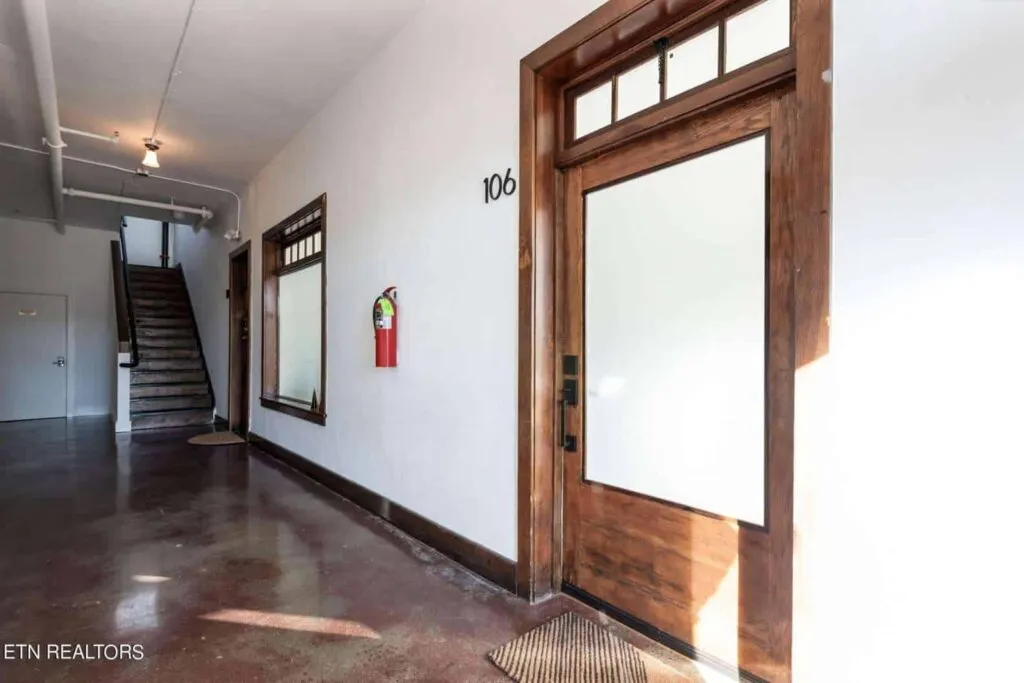 Fairmont-Flats-106-555690860