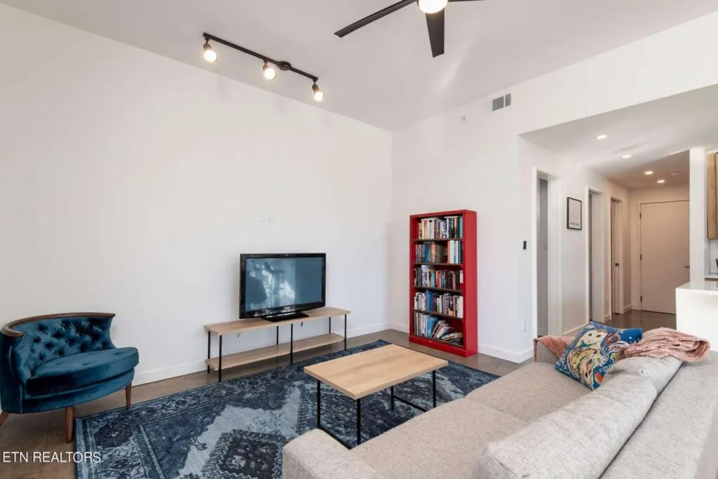 Fairmont-Flats-106-608940086