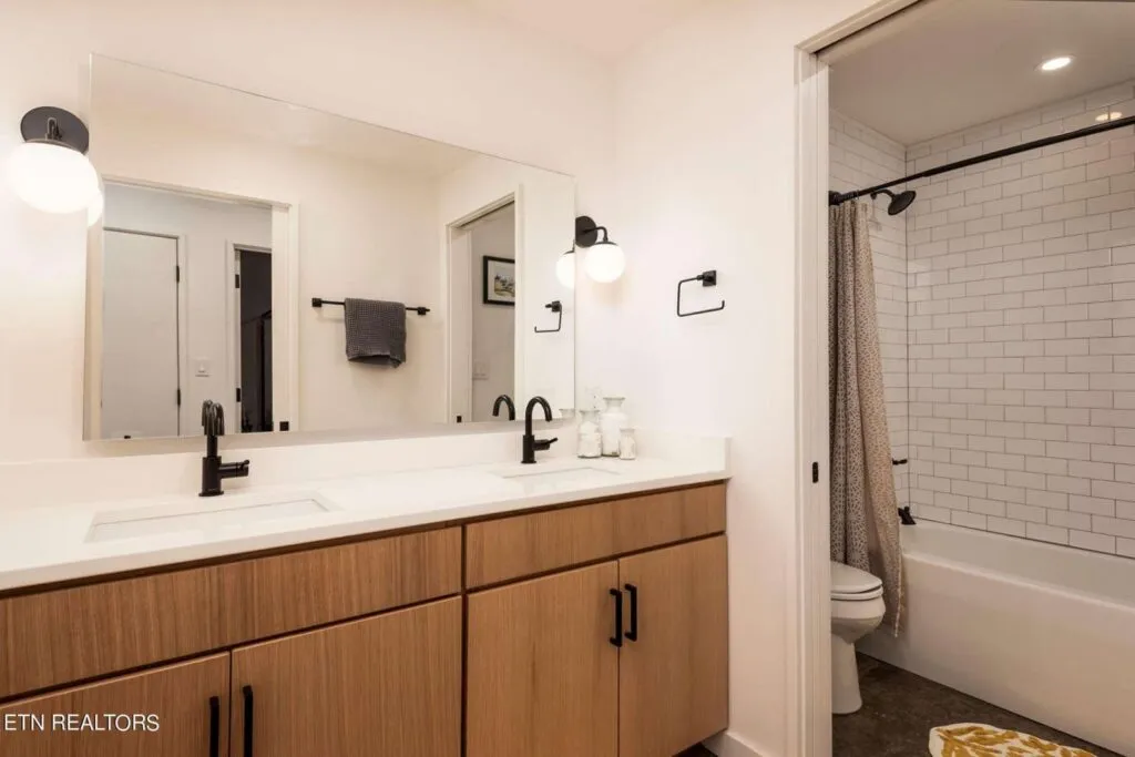 Fairmont-Flats-106-638404337