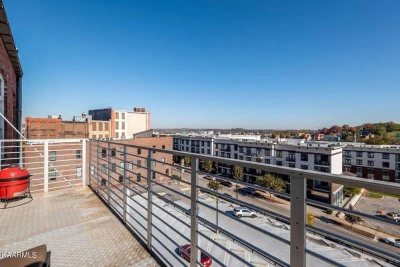 Gallery-Lofts-402-617966799