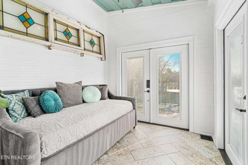 Montclair-5043551270