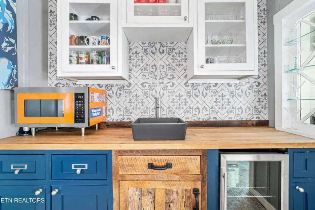 Montclair-5055933248