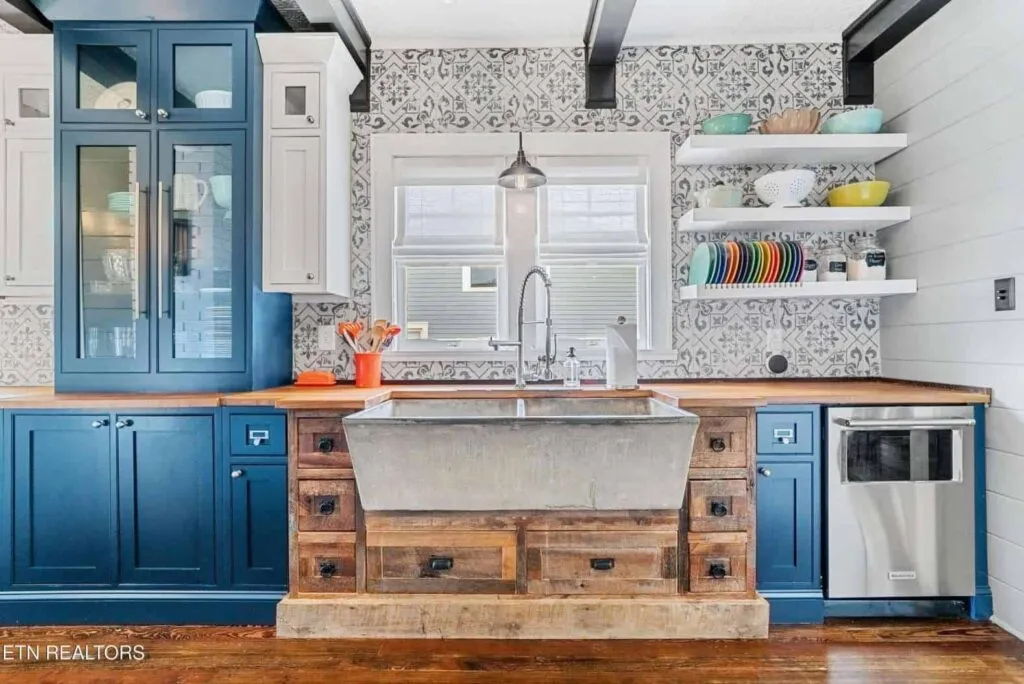 Montclair-5218845811