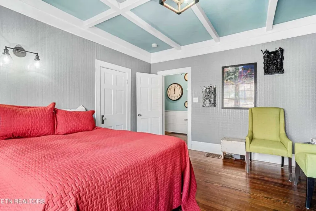 Montclair-5327229863