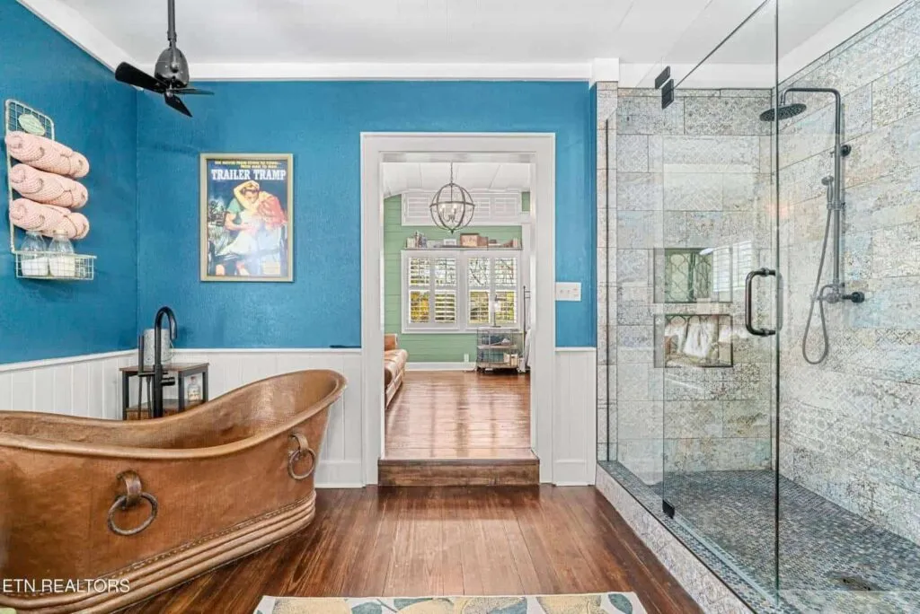 Montclair-5538005684