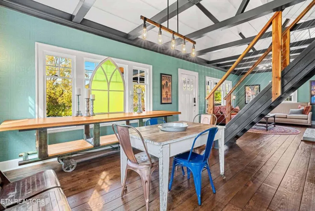 Montclair-5713998261