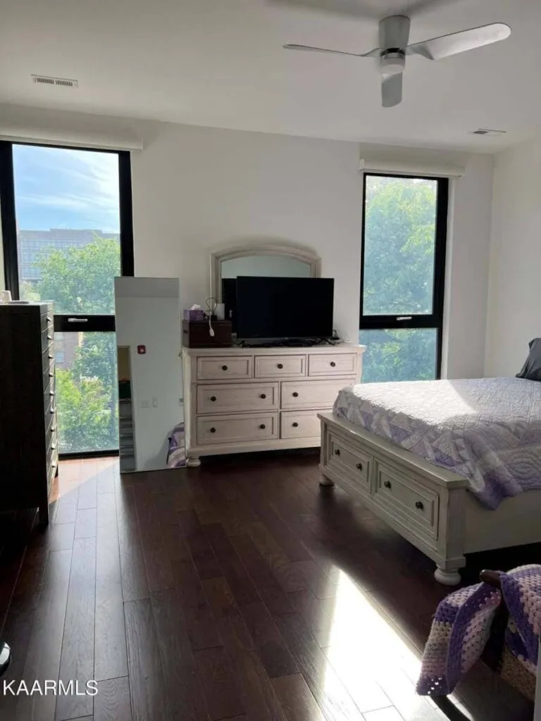 Overlook-301-9142857681283