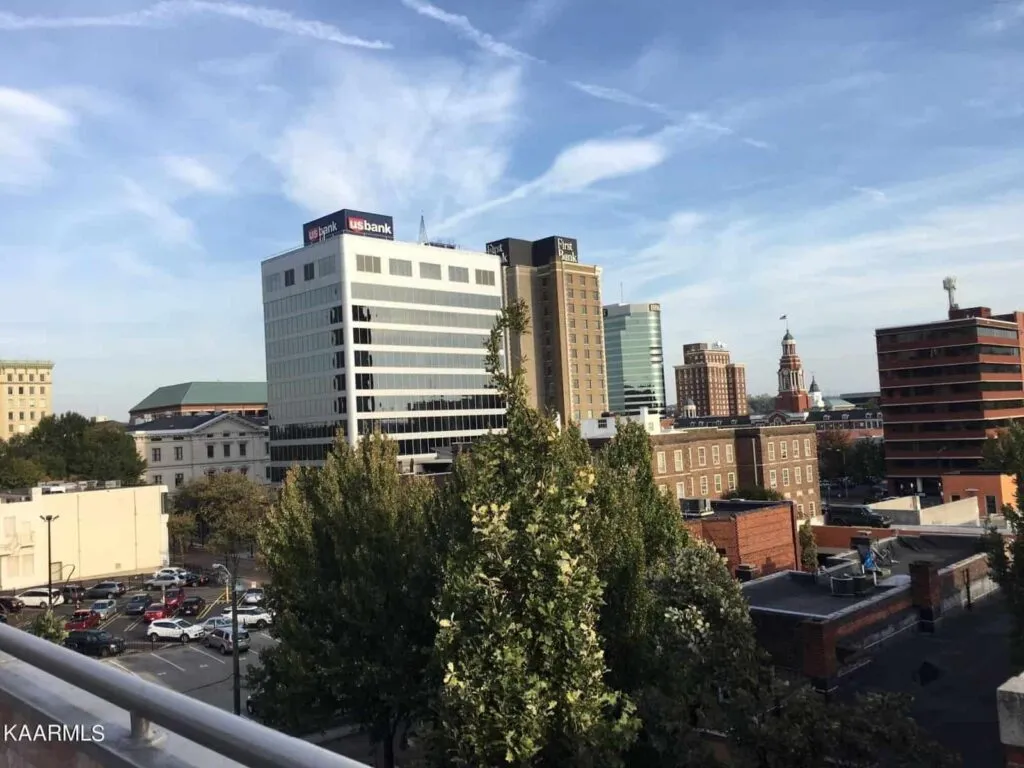 Pembroke-303-028069072 Pembroke-303-028069072