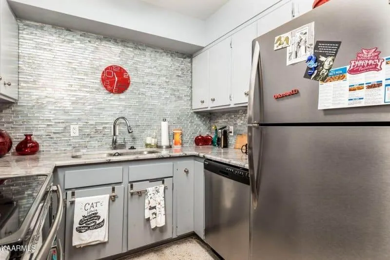 Pembroke-404-11014345519269 Pembroke-404-11014345519269