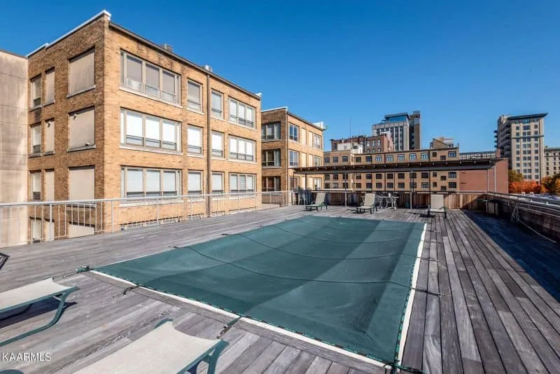 Pembroke-404-193550403467 Pembroke-404-193550403467