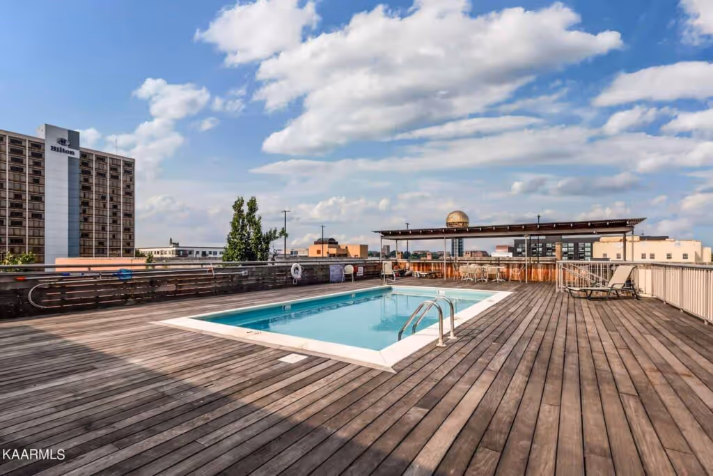 Pembroke-405-164253090370