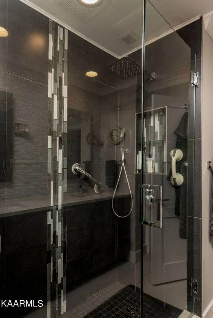 Pembroke-603-617804885 Pembroke-603-617804885