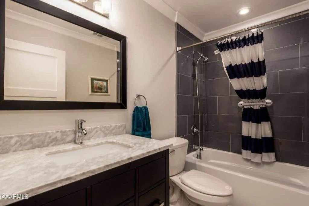 Pembroke-603-622785654 Pembroke-603-622785654