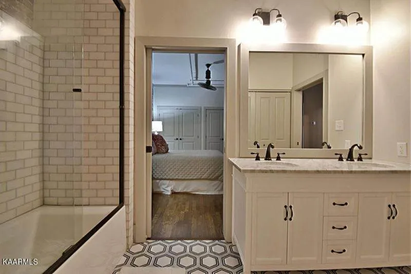 Phoenix-603-73826481303 Phoenix-603-73826481303