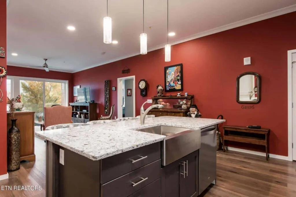 Regas-218-185143053873