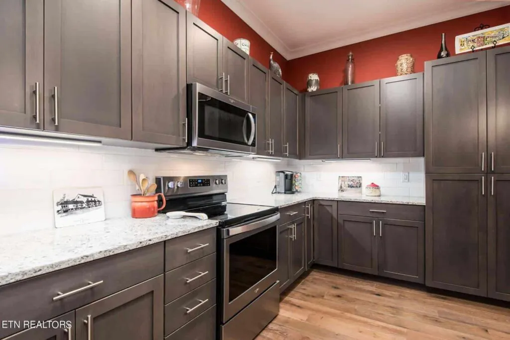 Regas-218-185148247083