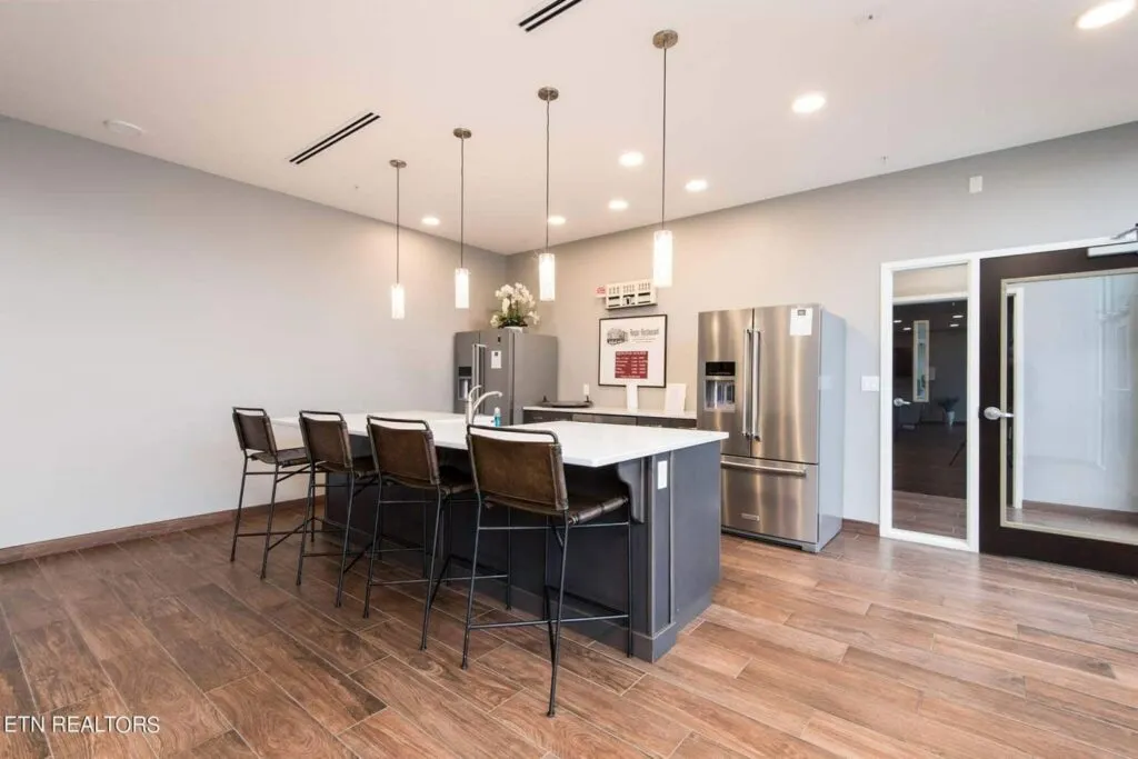 Regas-218-185225904232