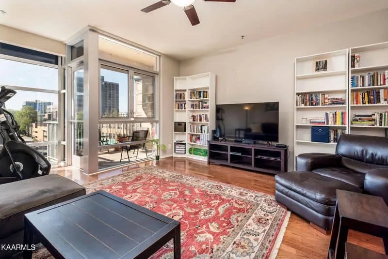 Residences-at-Market-Square-303-09723852 Residences-at-Market-Square-303-09723852