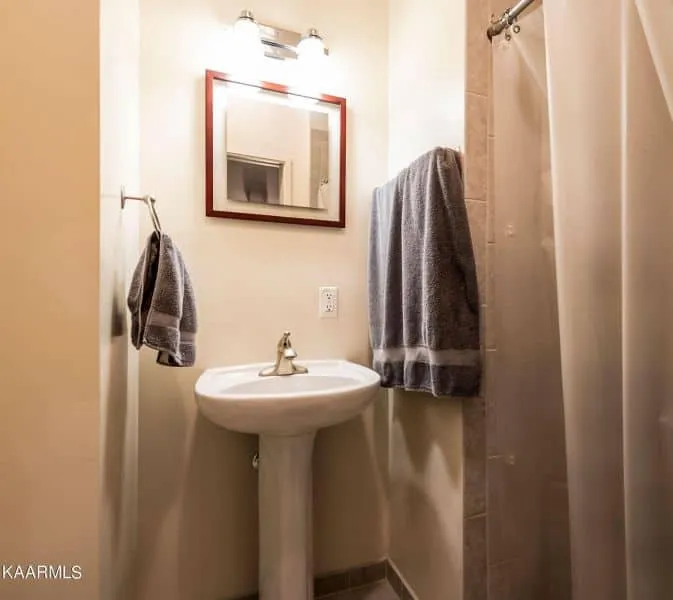 Residences-at-Market-Square-303-31228104 Residences-at-Market-Square-303-31228104