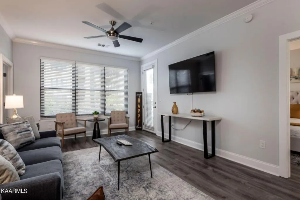 Riverwalk-322-23233643904872 Riverwalk-322-23233643904872