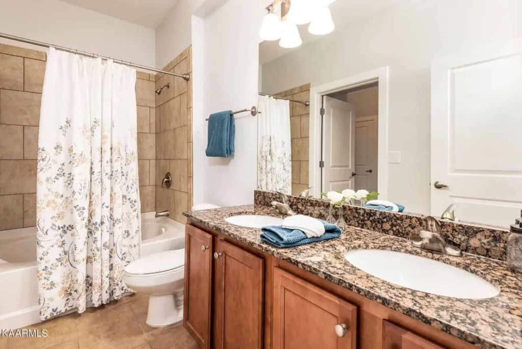 Riverwalk-322-23233706755355 Riverwalk-322-23233706755355