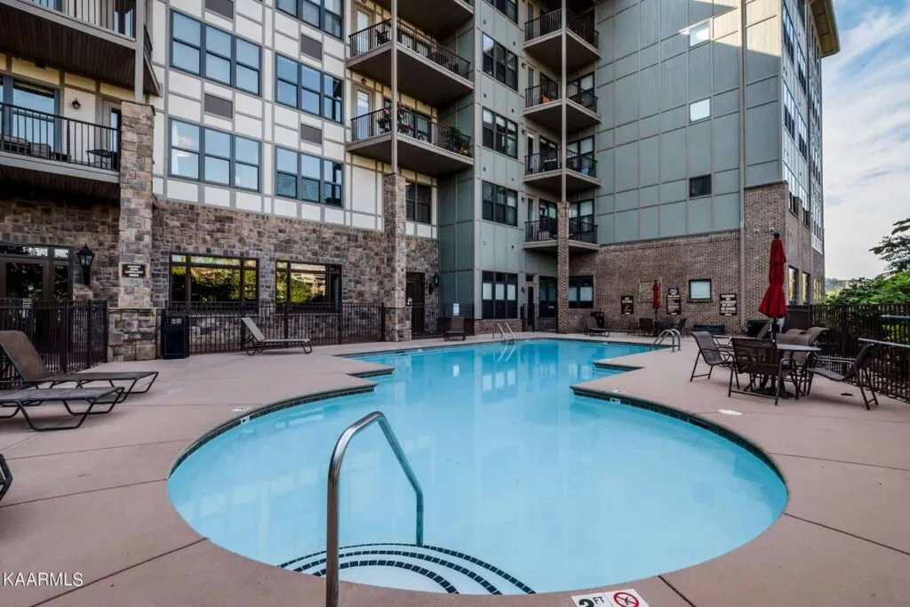 Riverwalk-322-23233715032348 Riverwalk-322-23233715032348