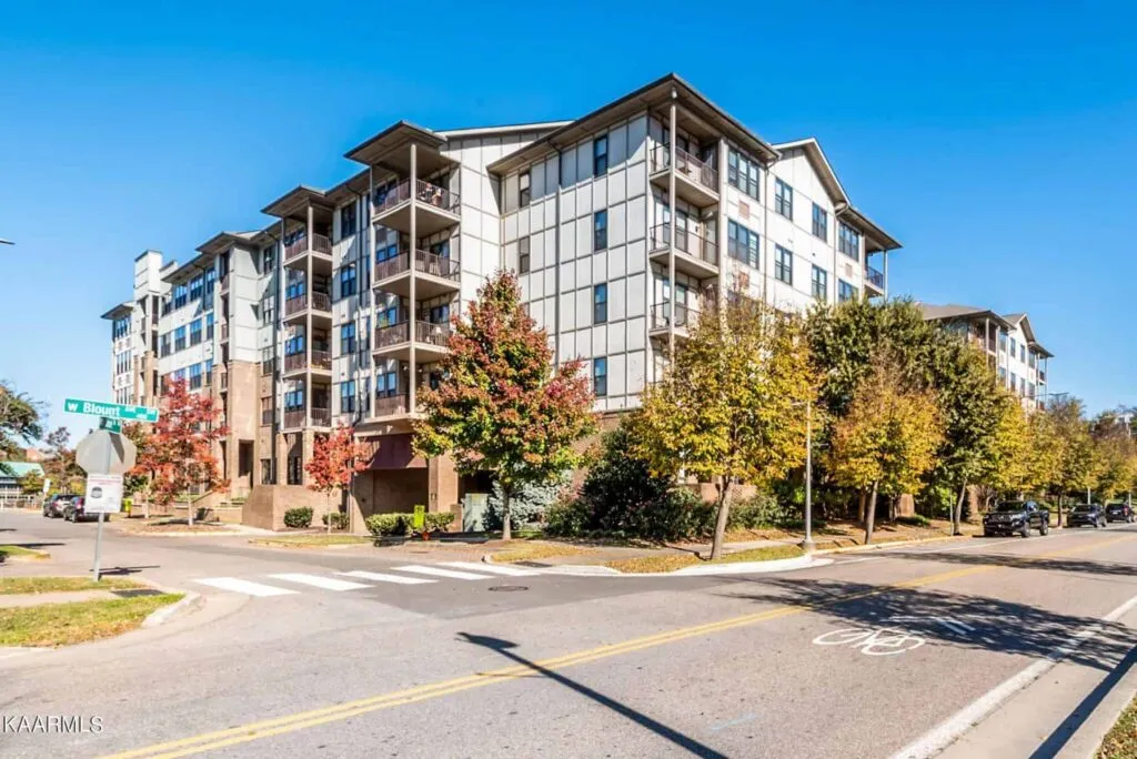 Riverwalk-322-23233724695363 Riverwalk-322-23233724695363