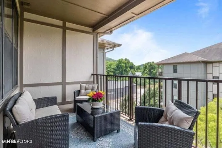 Riverwalk-526-165329546963 Riverwalk-526-165329546963