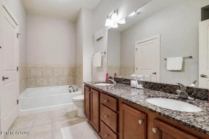 Riverwalk-526-165330711178 Riverwalk-526-165330711178