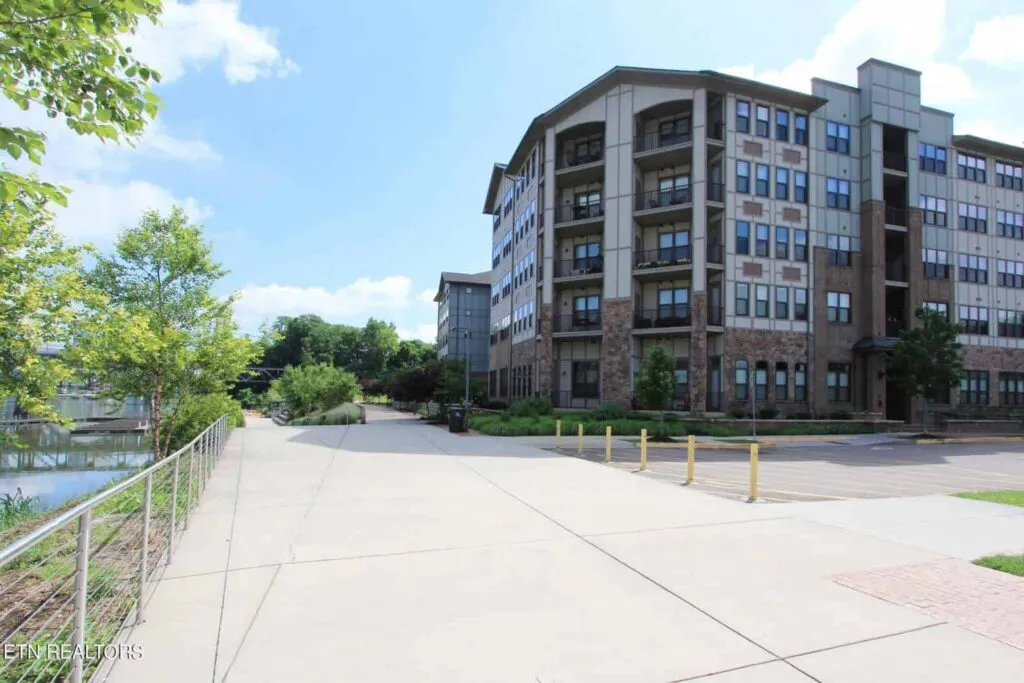 Riverwalk-526-174705426177 Riverwalk-526-174705426177