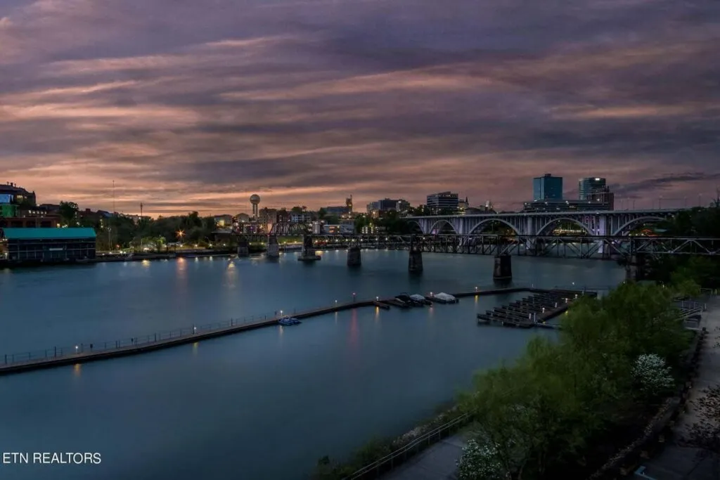 Riverwalk-526-174732530735 Riverwalk-526-174732530735