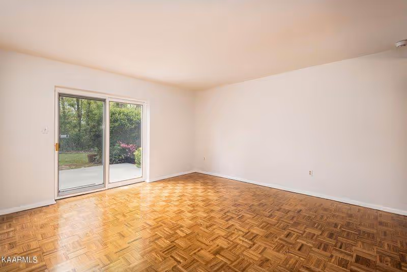 Sequoyah-Square-306-2013817352392