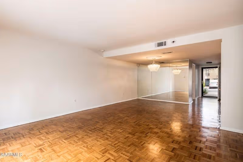 Sequoyah-Square-306-2013819995427