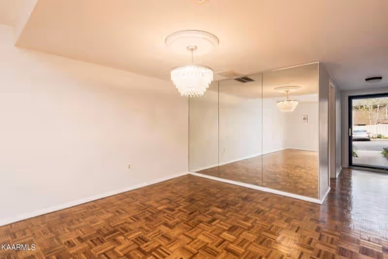 Sequoyah-Square-306-2013823019098