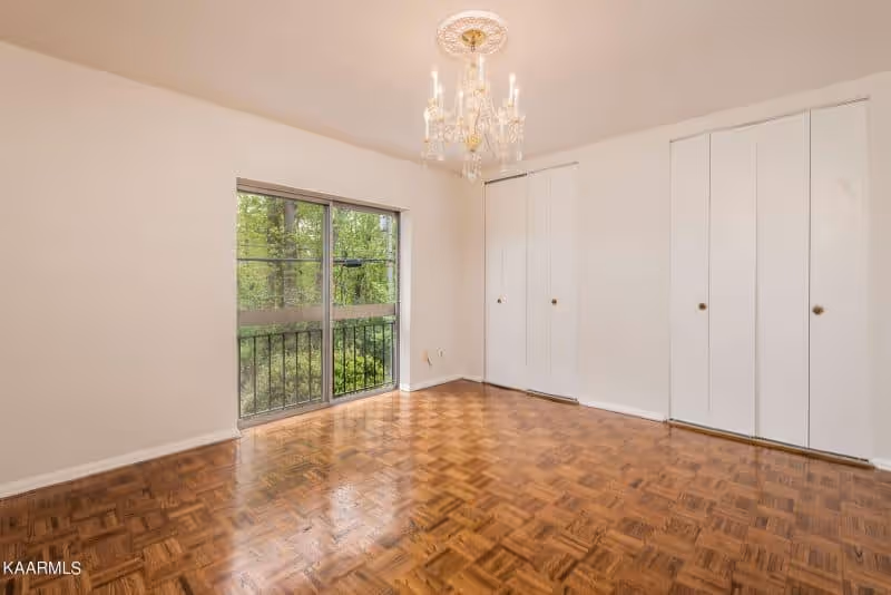 Sequoyah-Square-306-2013834010406