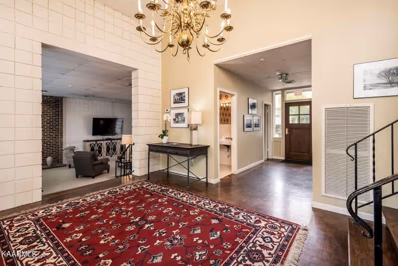 Sequoyah-Square-306-2013856704324