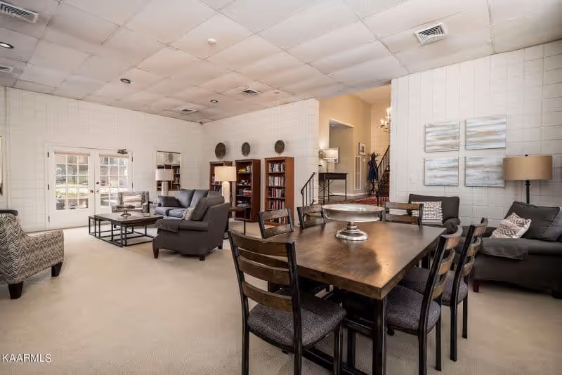 Sequoyah-Square-306-2013906928031