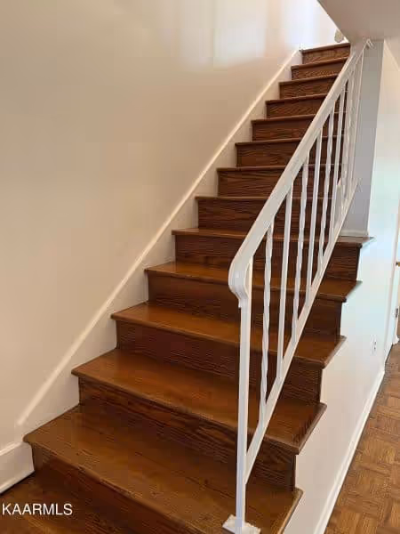 Sequoyah-Square-306-3204559070813