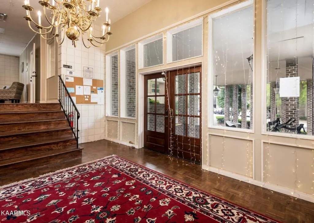 Sequoyah-Square-Condominiums-520-232113544242 Sequoyah-Square-Condominiums-520-232113544242