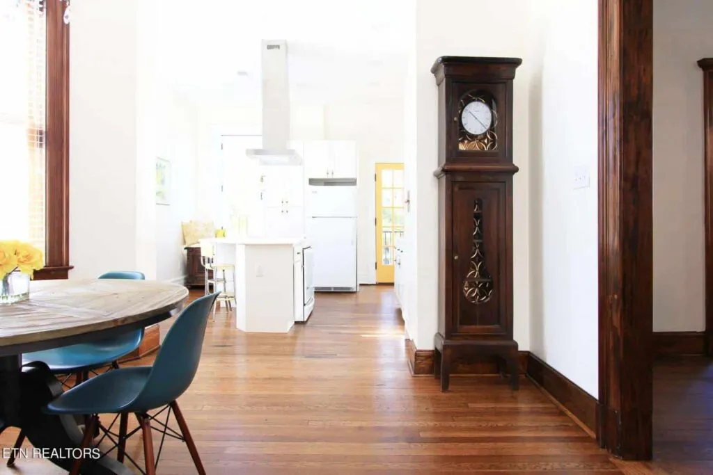 The-Cunningham-017097588 The-Cunningham-017097588