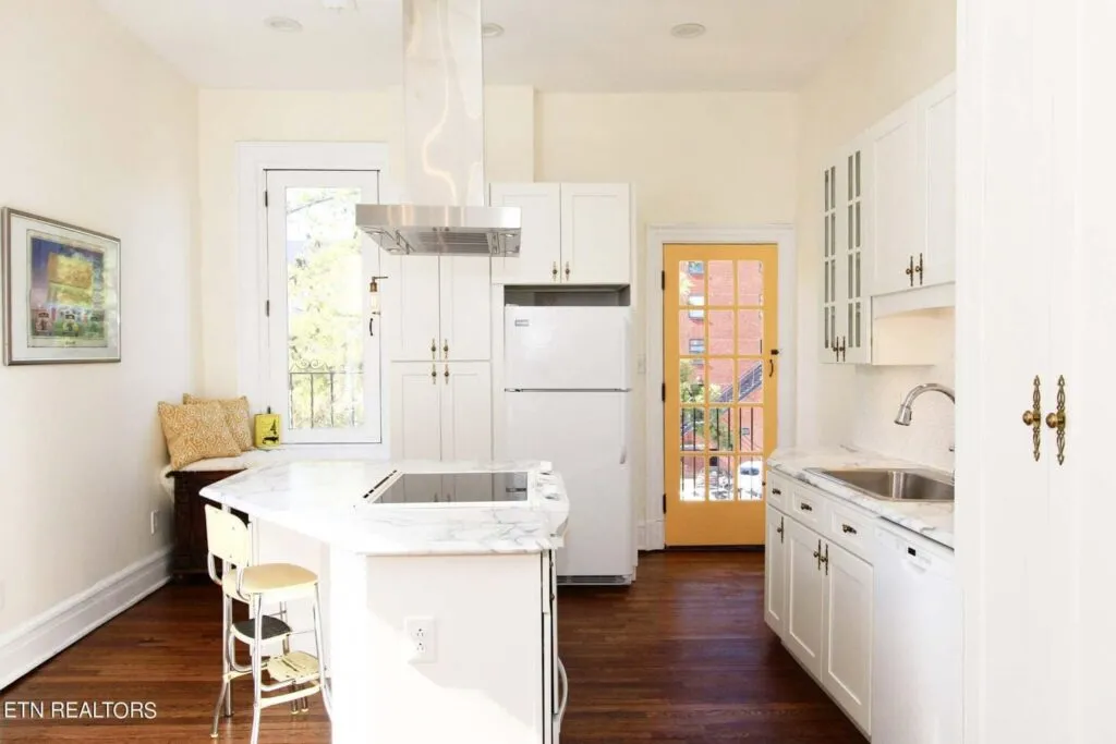 The-Cunningham-028565147 The-Cunningham-028565147