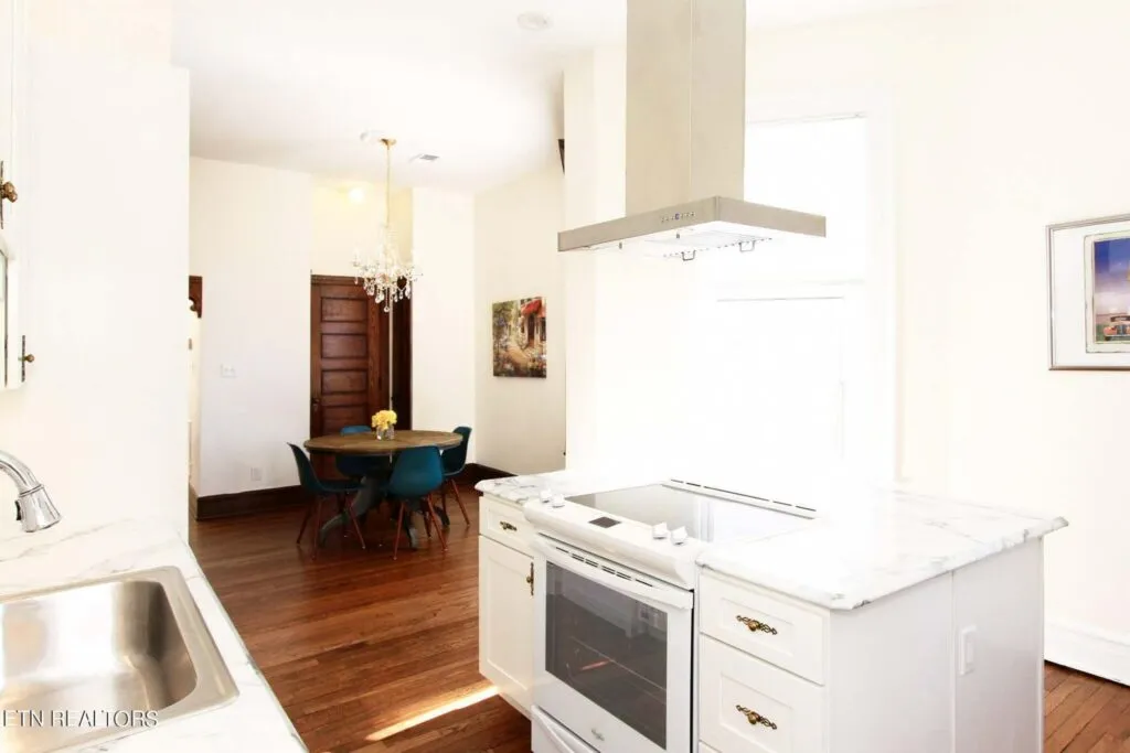 The-Cunningham-033644766 The-Cunningham-033644766