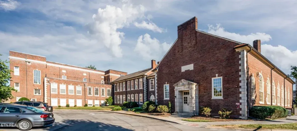 Brownlow Lofts 044930450500