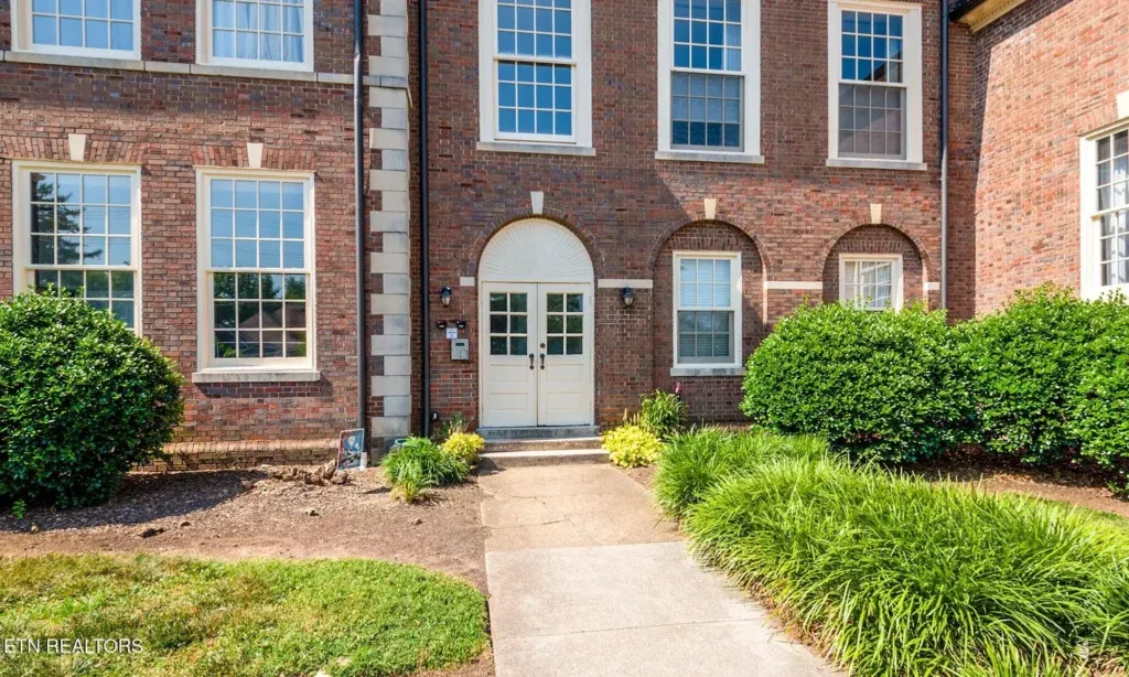 Brownlow Lofts 044932558258