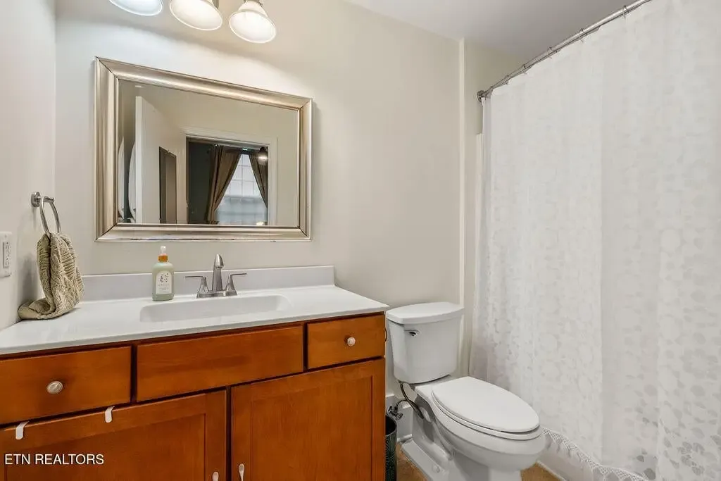 Brownlow Lofts 172900815125