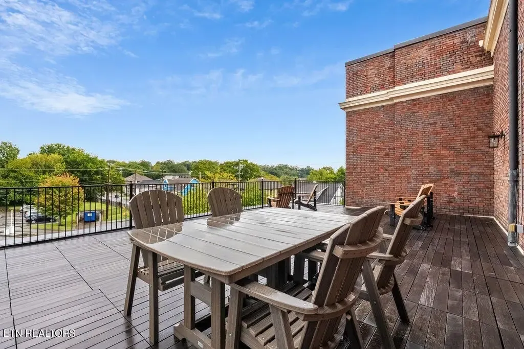 Brownlow Lofts 172904472611