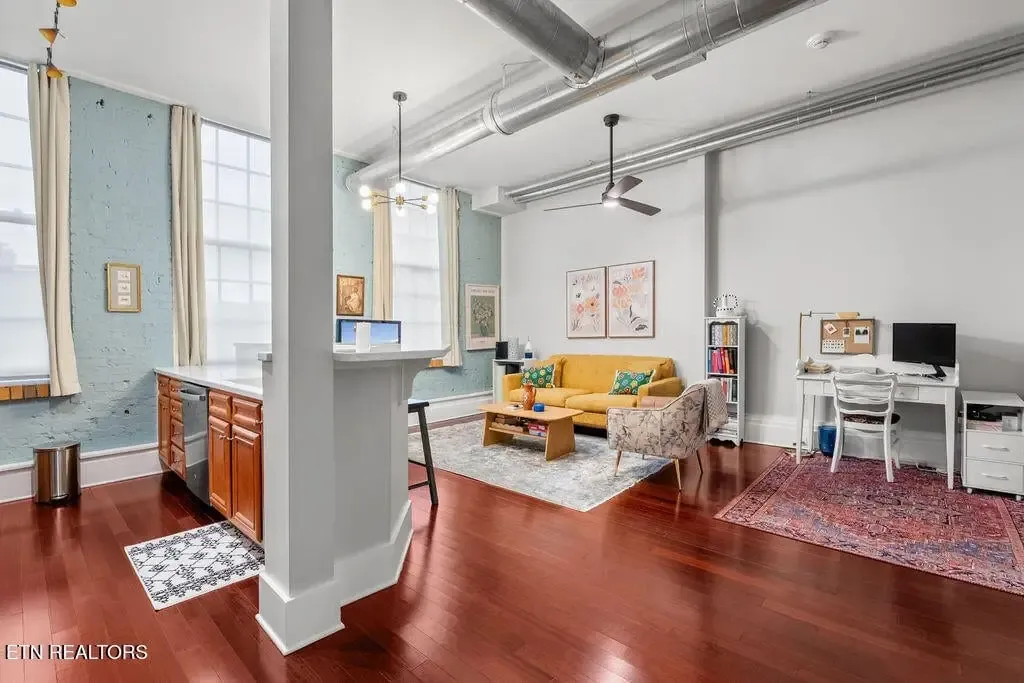 Brownlow Lofts 172909006918